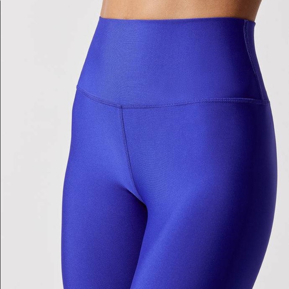 NWT ALO YOGA Airlift Highwaist Airbrush Capris